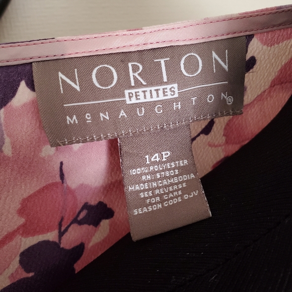 Dress. - Picture 3 of 3